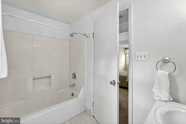 $375,000 | 24 Thomas Jefferson Boulevard, Newark, DE 19702