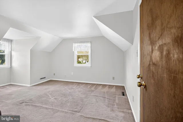 $375,000 | 24 Thomas Jefferson Boulevard, Newark, DE 19702