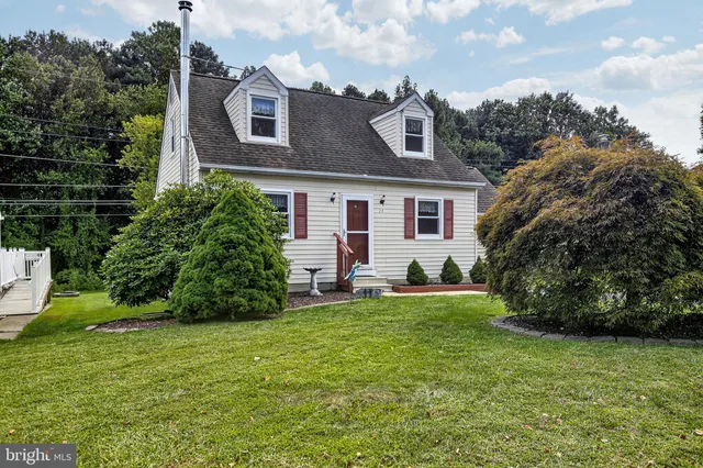 $375,000 | 24 Thomas Jefferson Boulevard, Newark, DE 19702