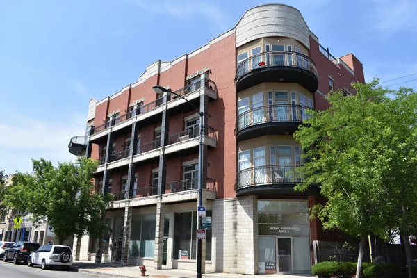$2,300 | 4518 North Kedzie Avenue, Unit 3E, Chicago, IL 60625