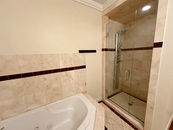 $2,300 | 4518 North Kedzie Avenue, Unit 3E, Chicago, IL 60625