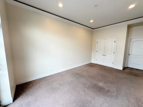 $2,300 | 4518 North Kedzie Avenue, Unit 3E, Chicago, IL 60625
