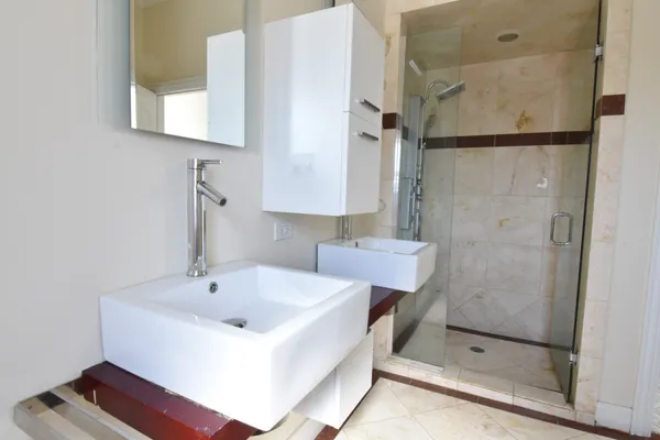 $2,300 | 4518 North Kedzie Avenue, Unit 3E, Chicago, IL 60625