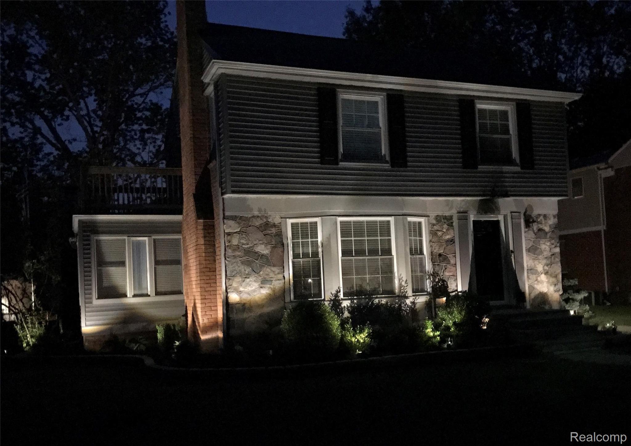 2711 Bembridge Road Royal Oak, MI 48073 - Photo 3 of 25 Front @ Night