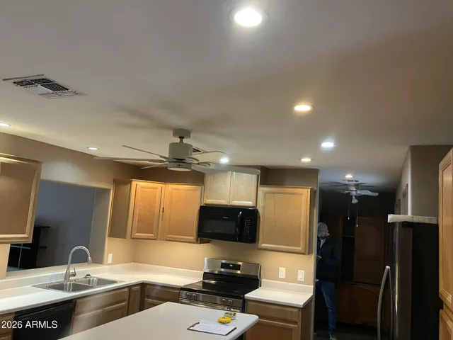 $3,200 | 7613 West Devonshire Avenue, Phoenix, AZ 85033