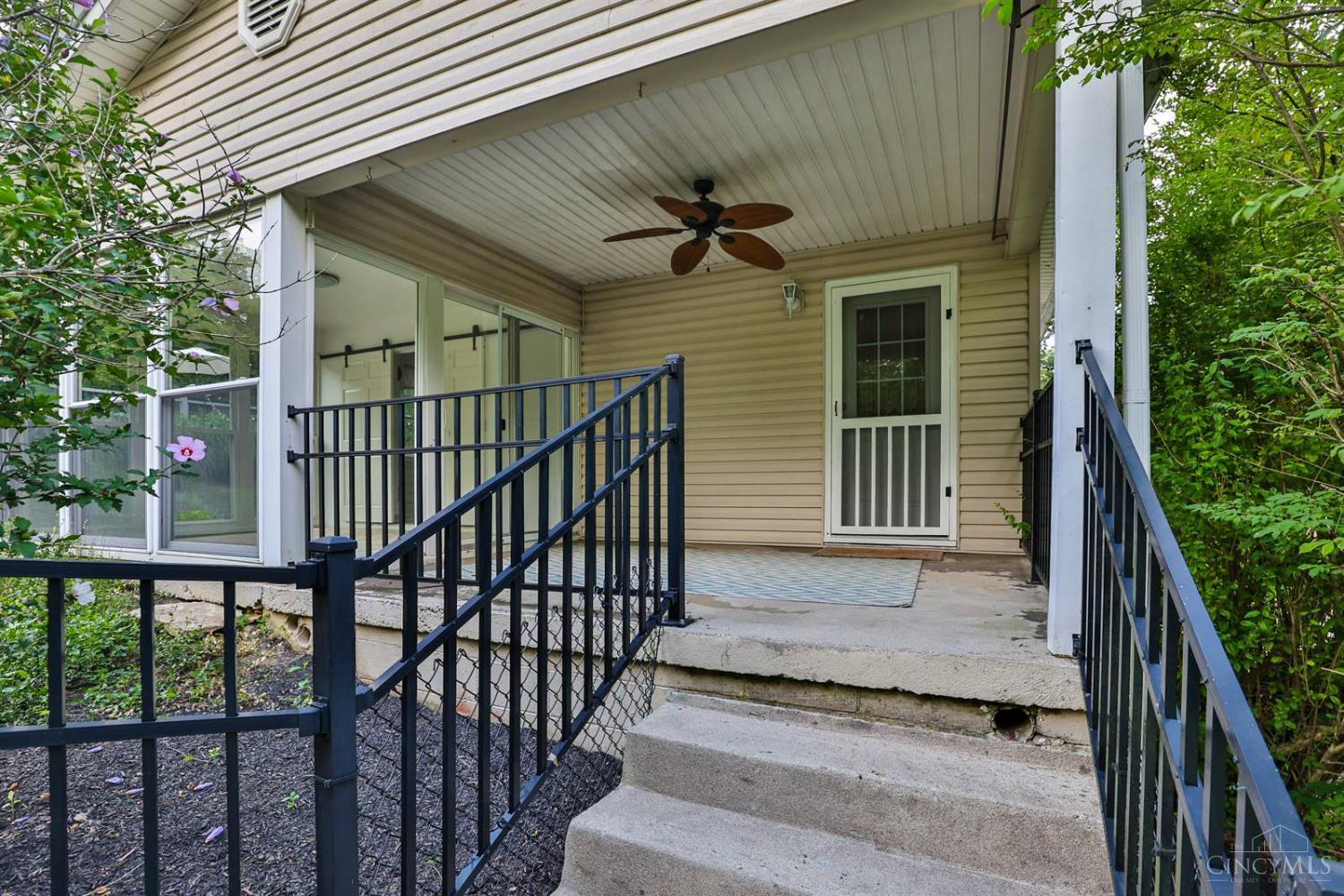 6123 Sheed Road Cincinnati, OH 45247 - Photo 4 of 46 Gallery Image 4