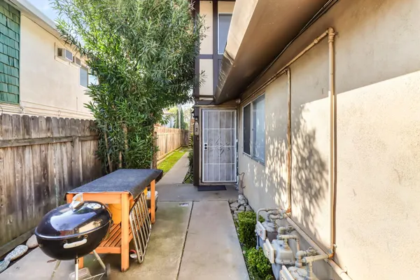 $834,000 | 831 Cathedral Court, Sacramento, CA 95825