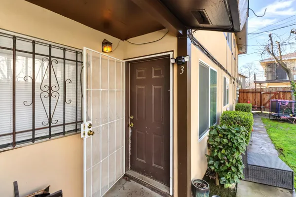 $834,000 | 831 Cathedral Court, Sacramento, CA 95825