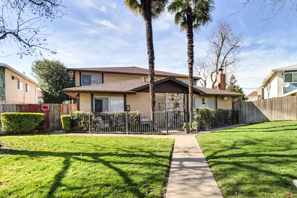 $834,000 | 831 Cathedral Court, Sacramento, CA 95825