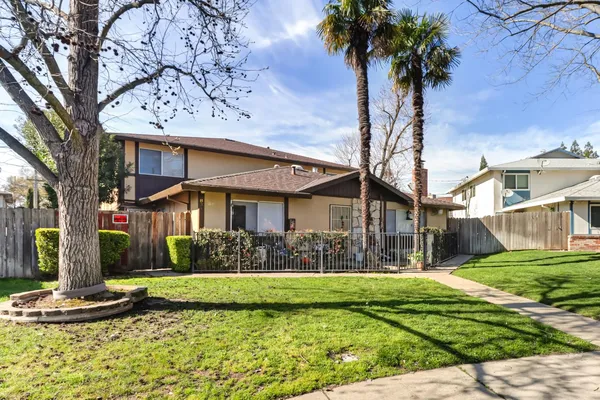 $834,000 | 831 Cathedral Court, Sacramento, CA 95825