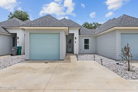 $240,000 | 300 Ave B, Unit B, Broussard, LA 70518