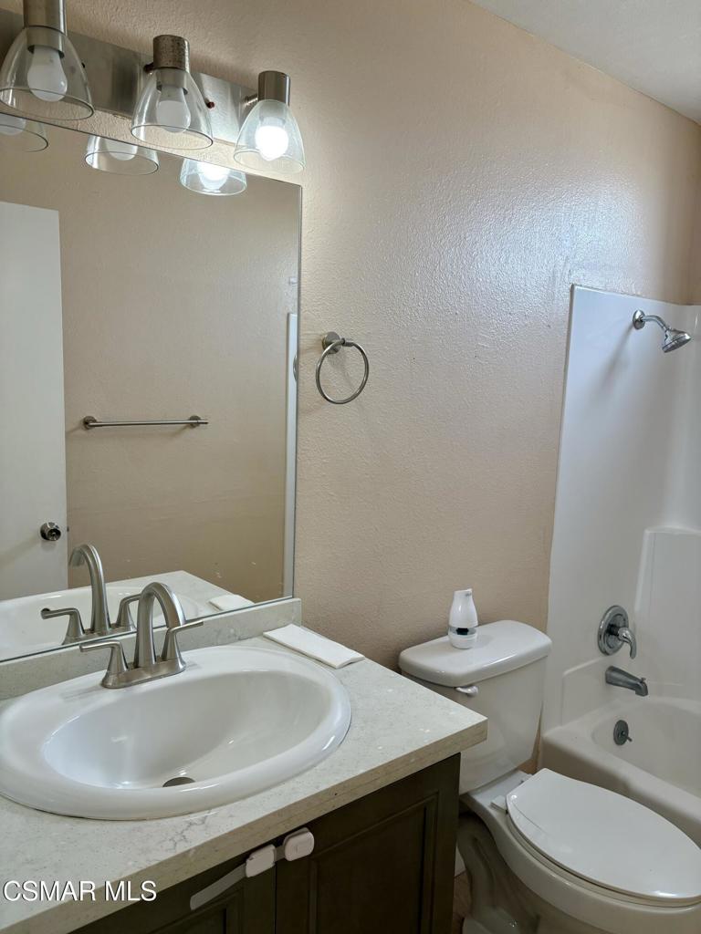 5144 Longfellow Way Oxnard, CA 93033 - Photo 16 of 21