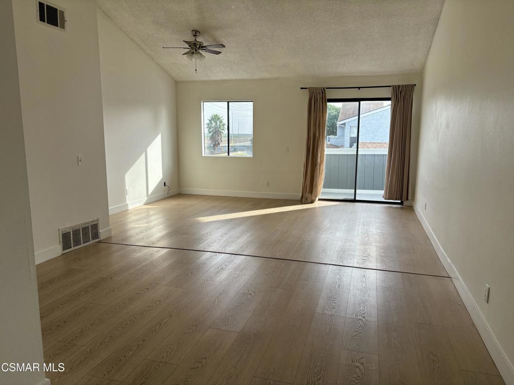 5144 Longfellow Way Oxnard, CA 93033 - Photo 6 of 21