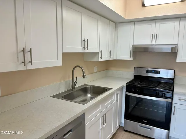 $2,900 | 5144 Longfellow Way, Oxnard, CA 93033