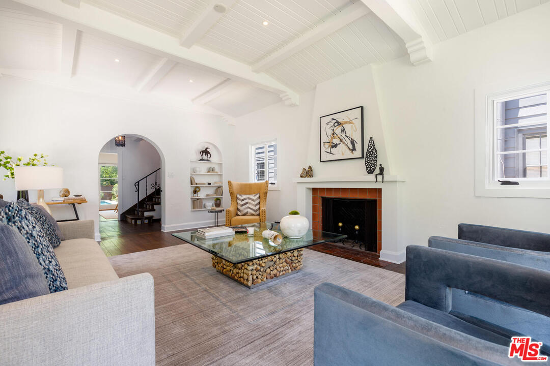 6230 Warner Drive Los Angeles, CA 90048 - Photo 7 of 50