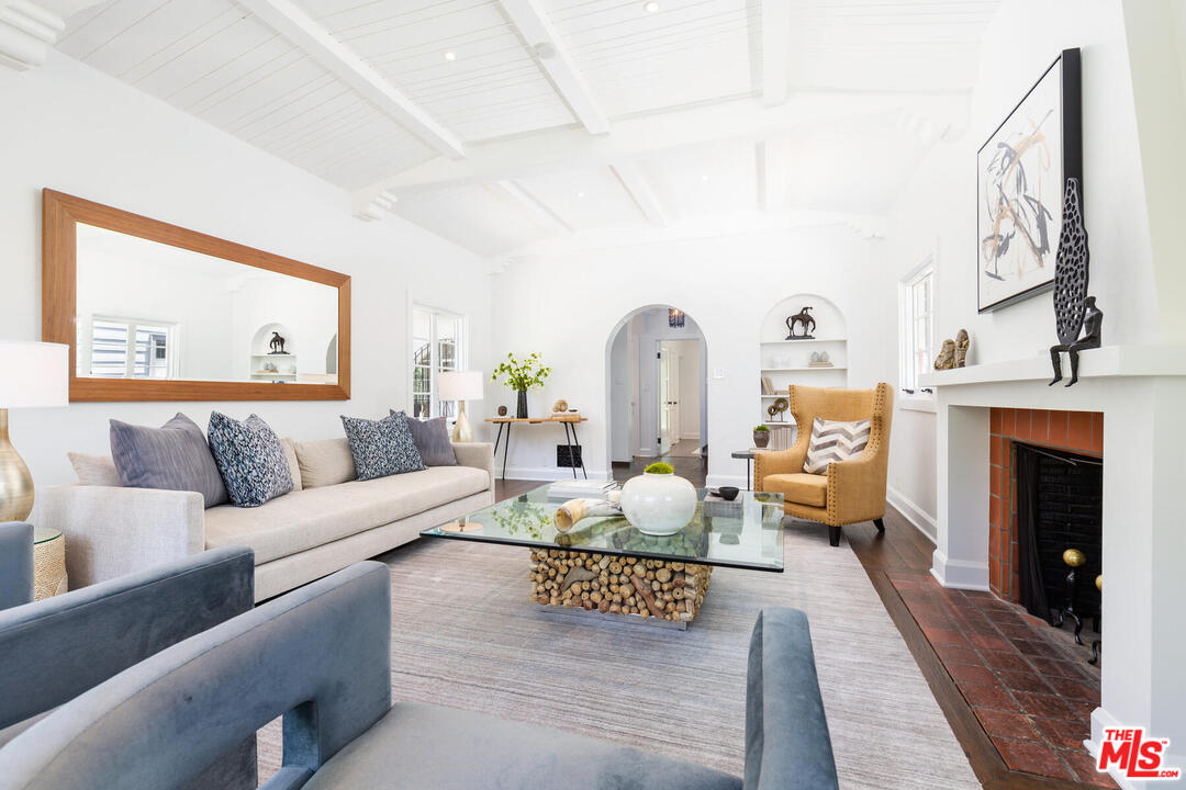 6230 Warner Drive Los Angeles, CA 90048 - Photo 8 of 50