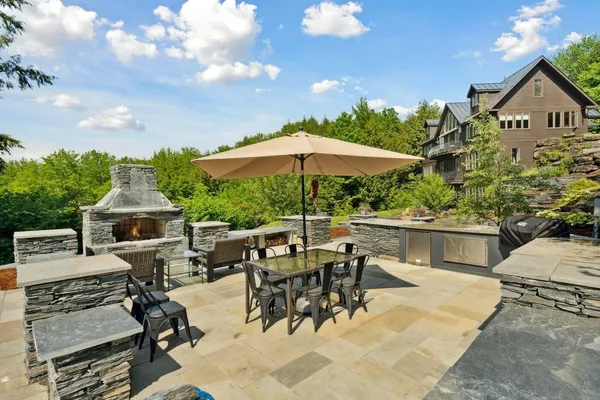 $2,595,000 | 237 Points North, Stowe, VT 05672