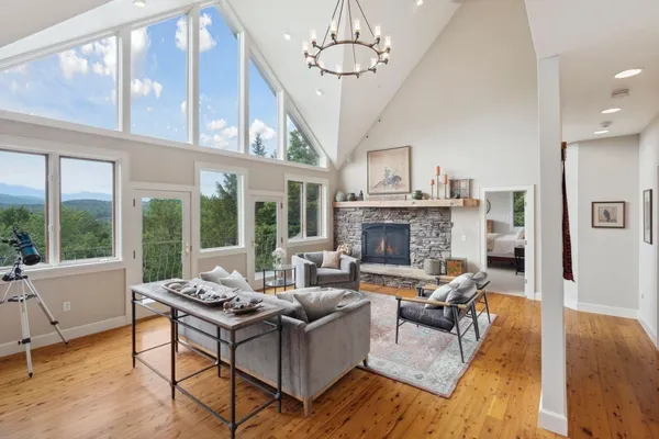 $2,595,000 | 237 Points North, Stowe, VT 05672
