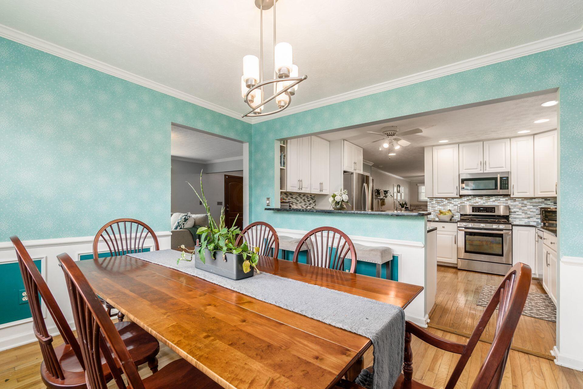 1480 Windham Road Columbus, OH 43220 - Photo 20 of 79 Dining room