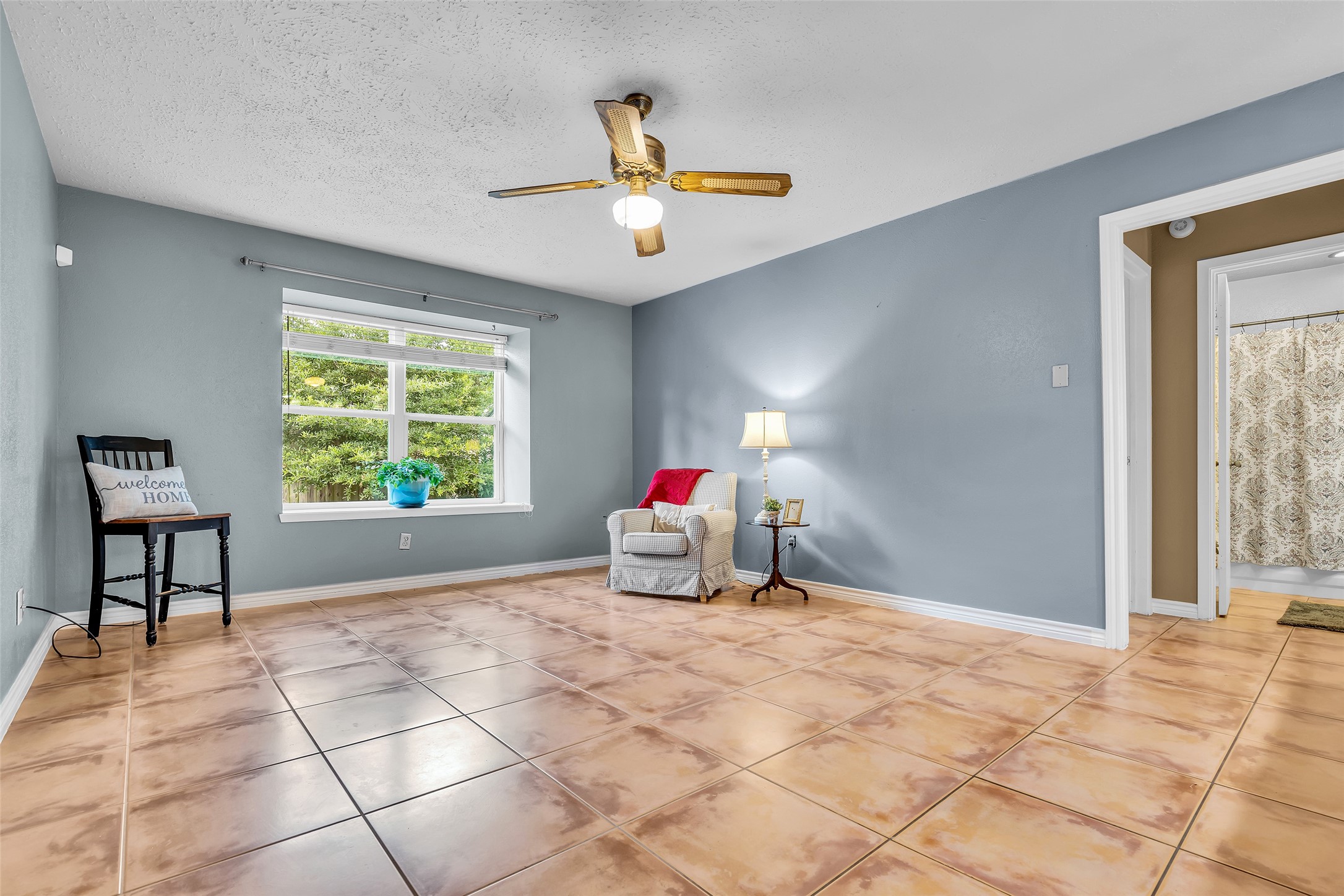 17314 Chapel Pine Street Spring, TX 77379 - Photo 21 of 44 Family room with ample natural light.