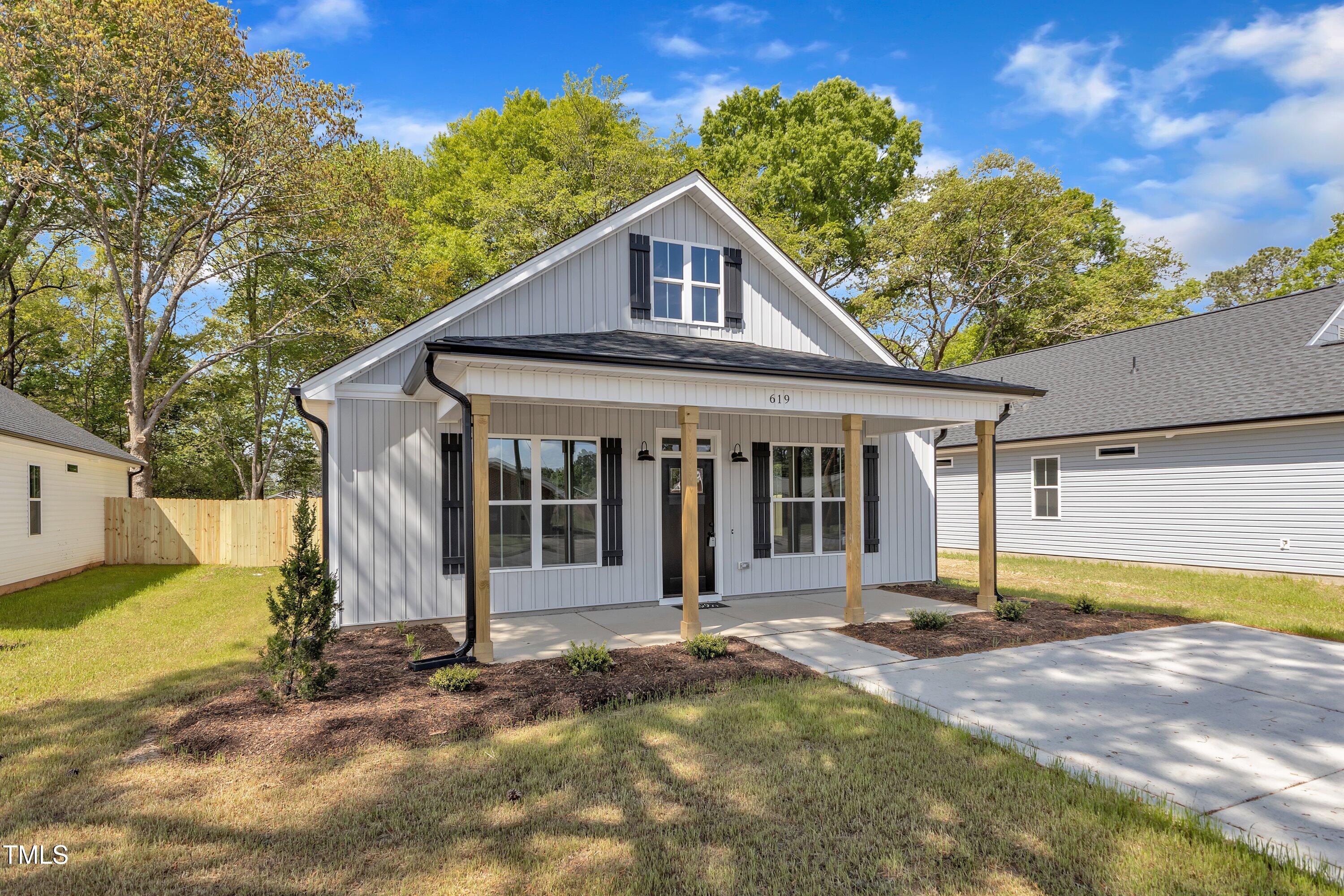 619 Ray Street Selma, NC 27576 - Photo 2 of 36 16-617 619 621 Ray St-15