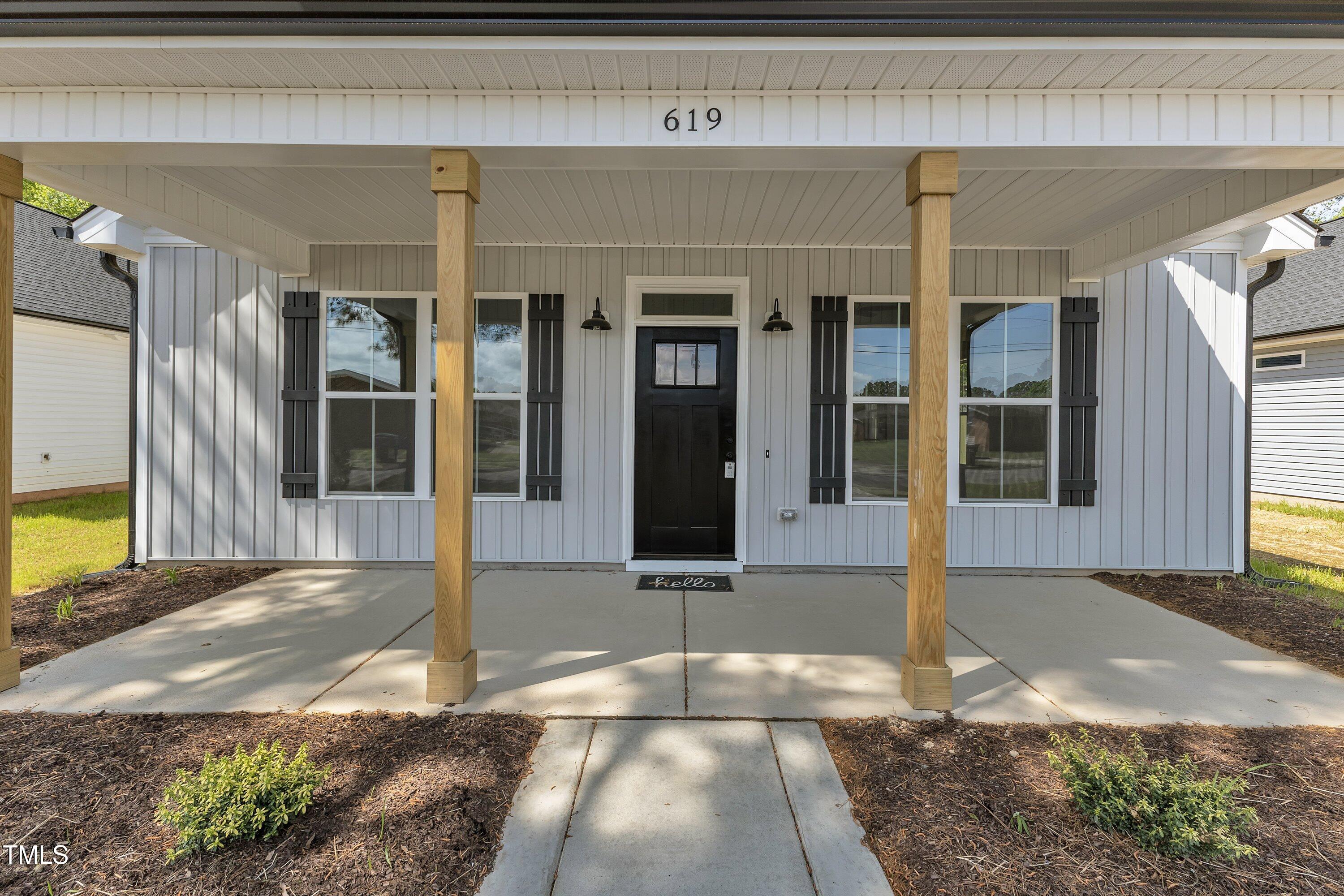 619 Ray Street Selma, NC 27576 - Photo 3 of 36 17-617 619 621 Ray St-16