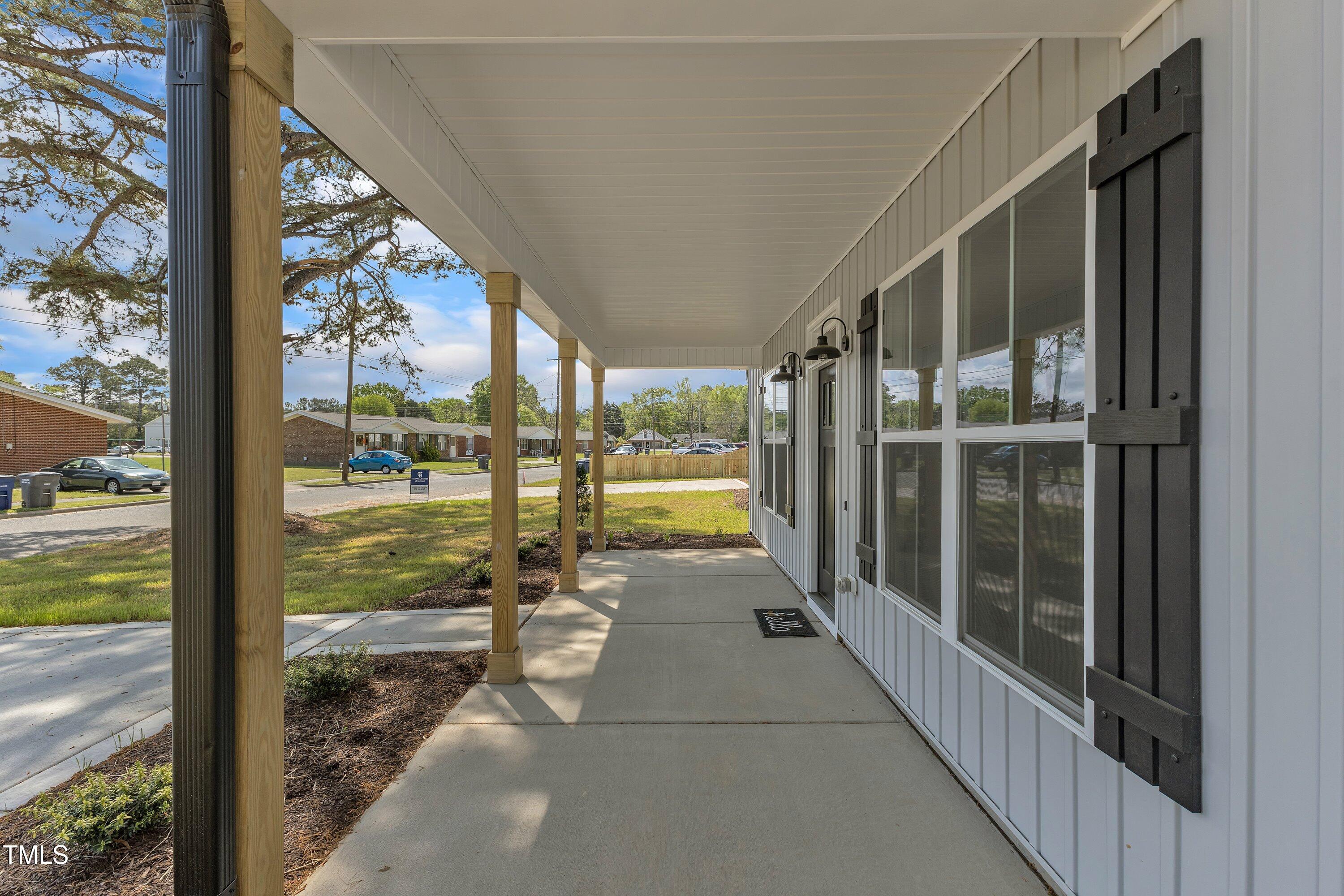 619 Ray Street Selma, NC 27576 - Photo 5 of 36 18-617 619 621 Ray St-17