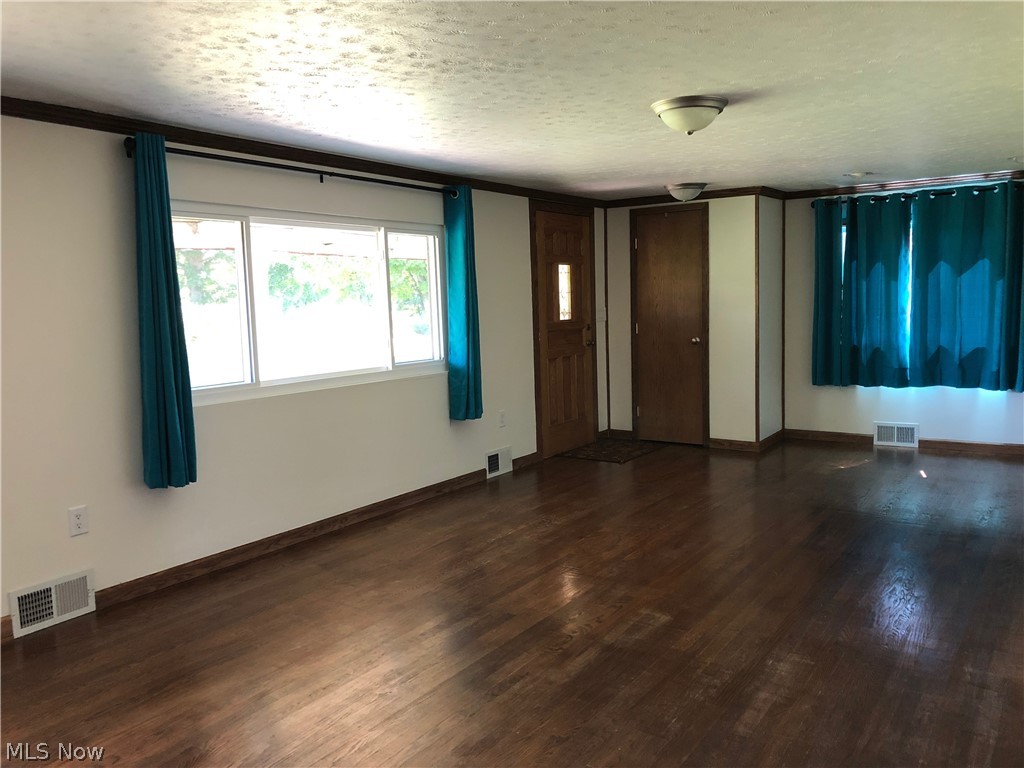 90440 Conotton Road Bowerston, OH 44695 - Photo 10 of 27 Gallery Image 10