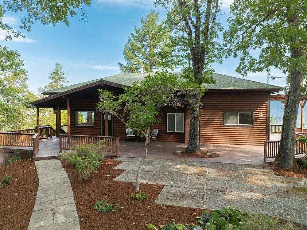 2931 Harbeck Road Grants Pass, OR 97527 - Photo 3 of 59 3