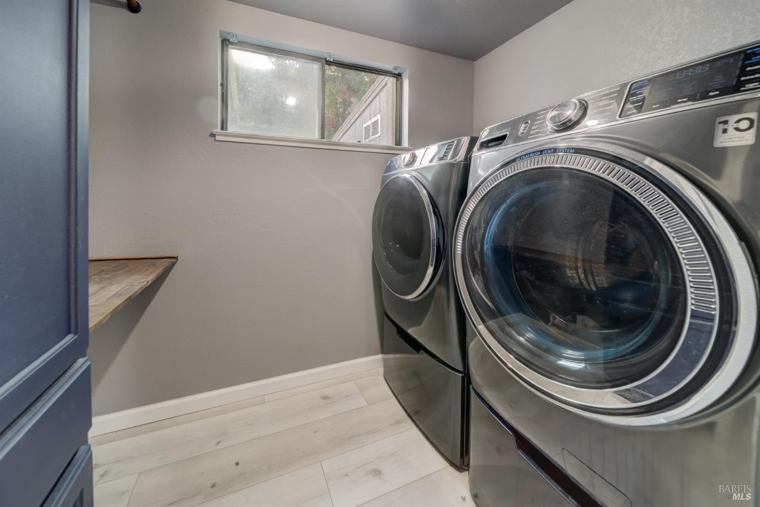 989 Suffolk Way Fairfield, CA 94533 - Photo 10 of 30 a utility room with dryer and washer