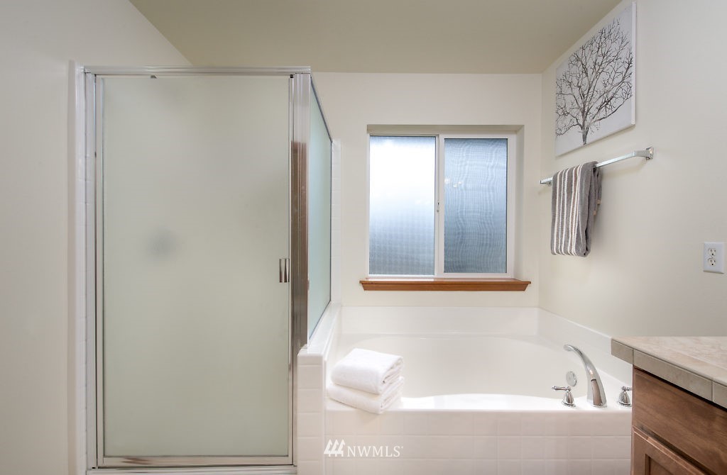 5103 Northeast 8th Place Renton, WA 98059 - Photo 14 of 25