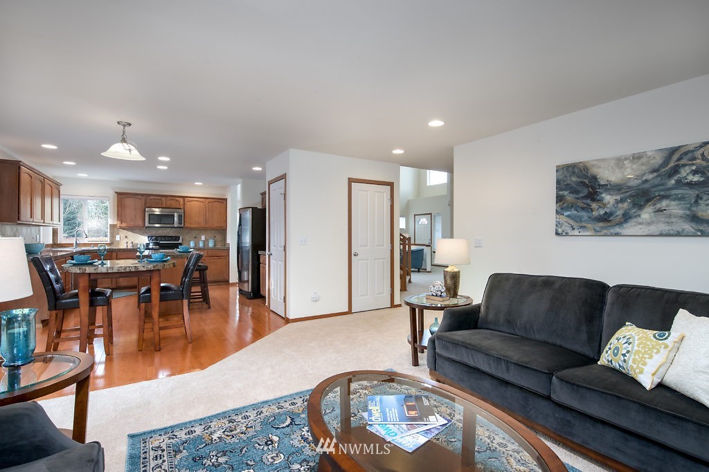 5103 Northeast 8th Place Renton, WA 98059 - Photo 10 of 25
