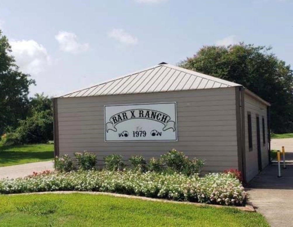 248 Middle Bayou Trail Angleton, TX 77515 - Photo 2 of 18