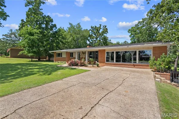$389,400 | 2105 Jackson Road, Poplar Bluff, MO 63901