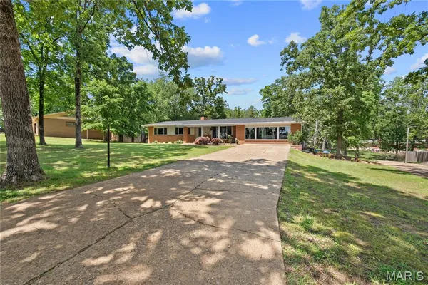 $389,400 | 2105 Jackson Road, Poplar Bluff, MO 63901
