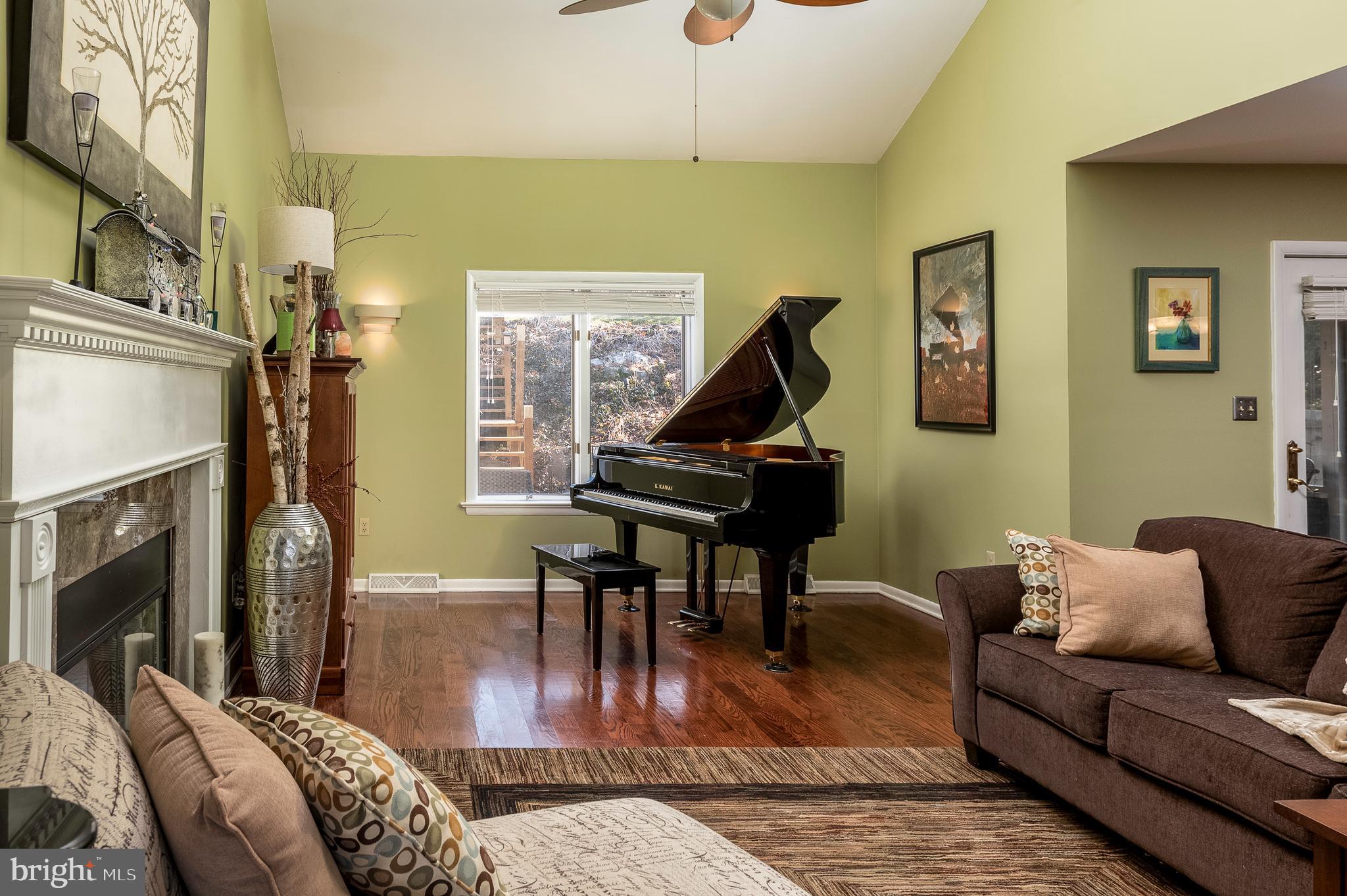 711 Oxford Road Lancaster, PA 17601 - Photo 4 of 29 Gallery Image 4