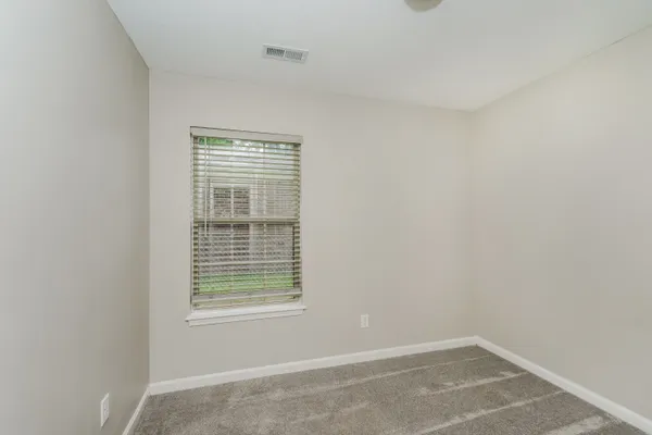 $1,705 | 3817 Fiske Avenue, New Albany, IN 47150