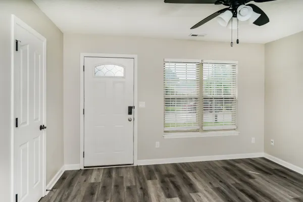 $1,705 | 3817 Fiske Avenue, New Albany, IN 47150