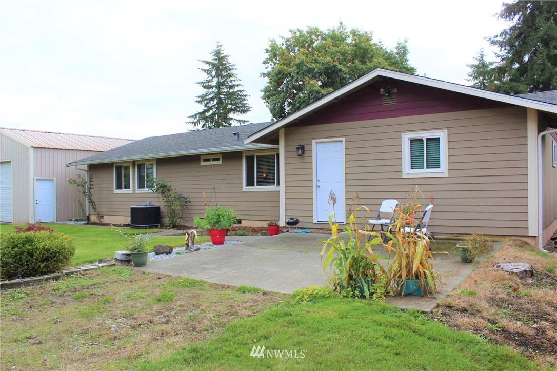 9830 178th Way Southwest Rochester, WA 98579 - Photo 5 of 25