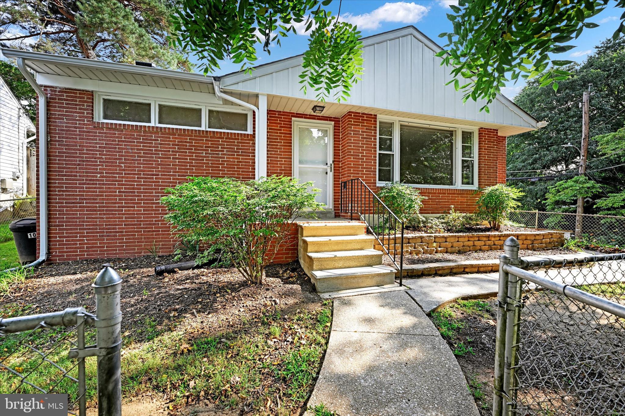 Welcome to 1028 Saint Albans Rd