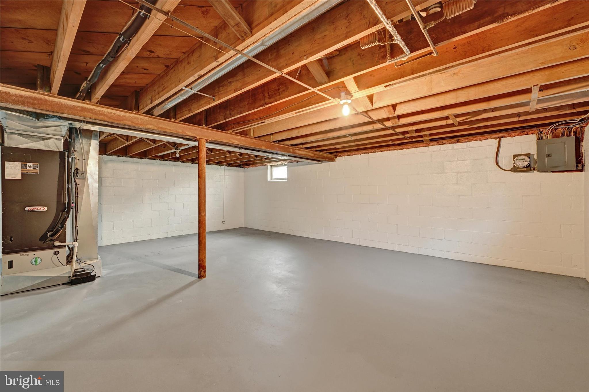 1028 St Albans Road Baltimore, MD 21239 - Photo 20 of 24 Tons of space for storage or to finsh