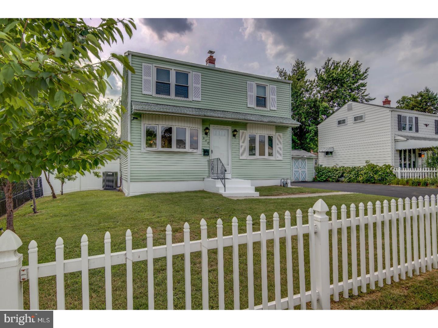 246 West Roland Road Brookhaven, PA 19015 - Photo 2 of 25 Gallery Image 2