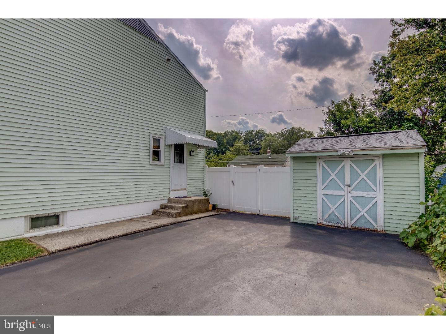 246 West Roland Road Brookhaven, PA 19015 - Photo 3 of 25 Gallery Image 3