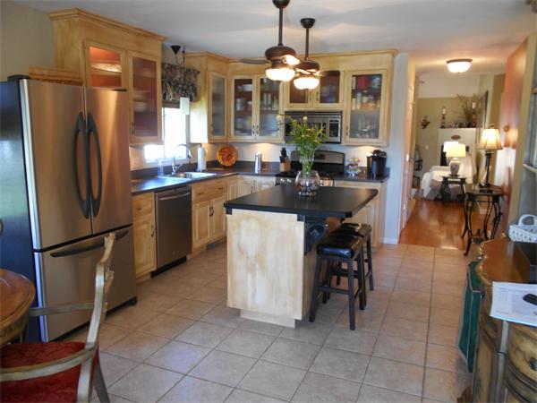 5 Fox Run Road, Unit 5 Blackstone, MA 01504 - Photo 3 of 19 Gallery Image 3