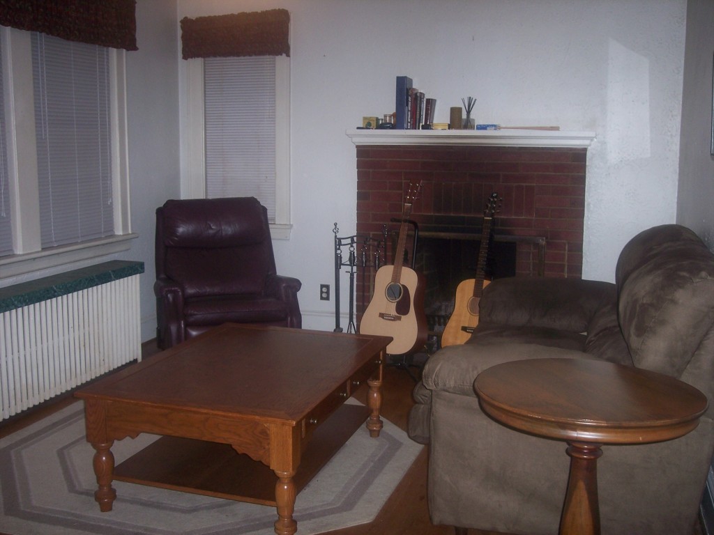 2449 Livingston Road Southwest Roanoke, VA 24015 - Photo 4 of 26 Living room with Character