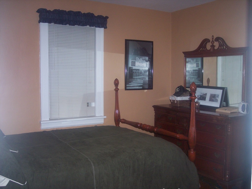 2449 Livingston Road Southwest Roanoke, VA 24015 - Photo 8 of 26 Great large bedrooms
