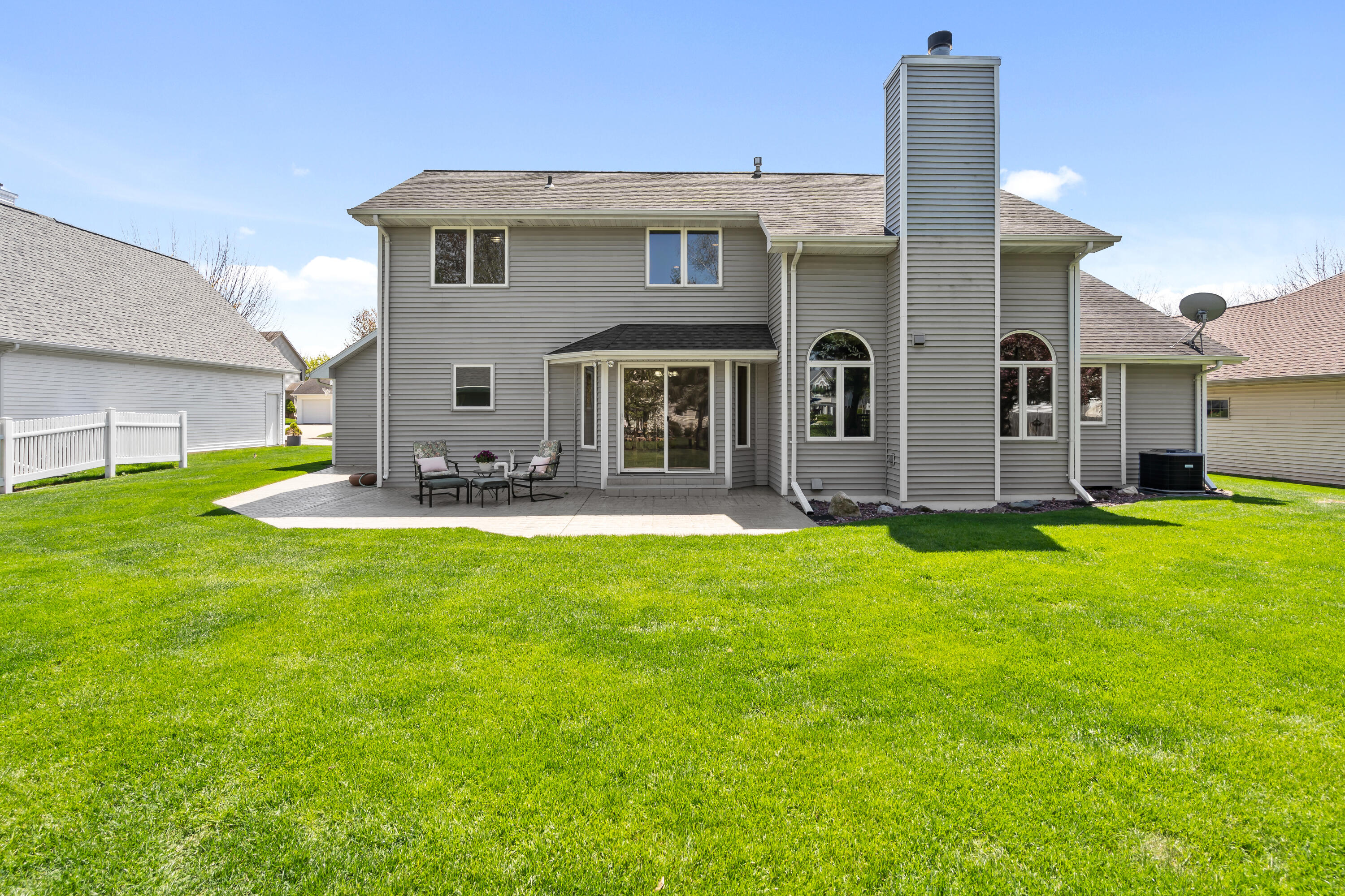 3445 Edinburgh Road Green Bay, WI 54311 - Photo 8 of 34 Backyard