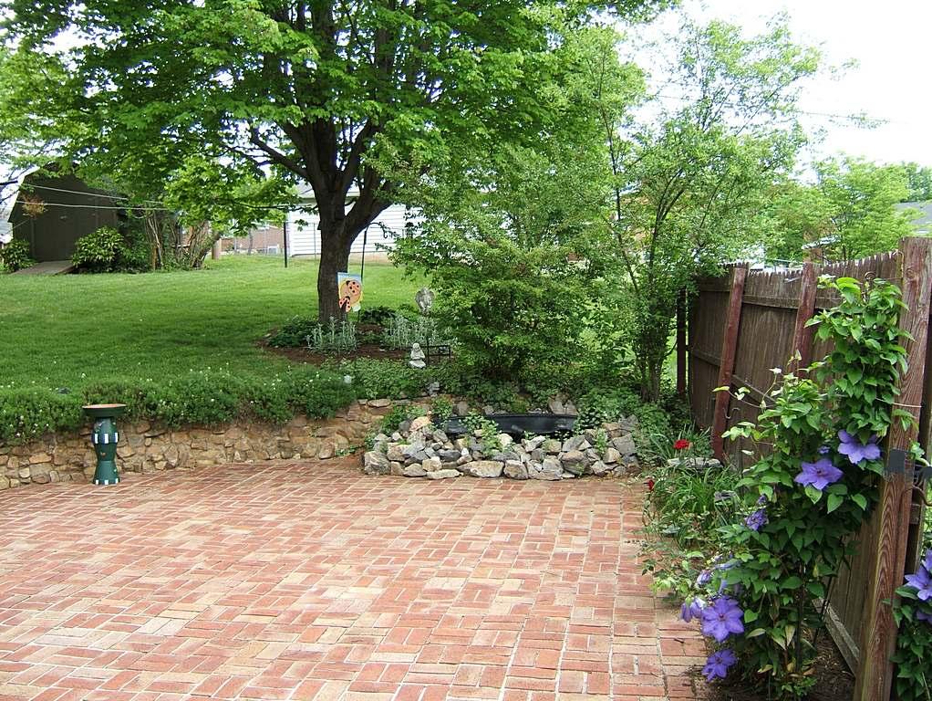 134 Frontier Road Northeast Roanoke, VA 24012 - Photo 16 of 20 another view of patio