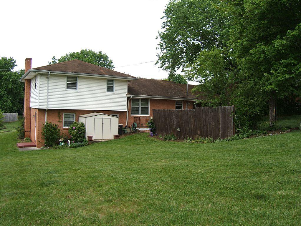 134 Frontier Road Northeast Roanoke, VA 24012 - Photo 19 of 20 Back of home