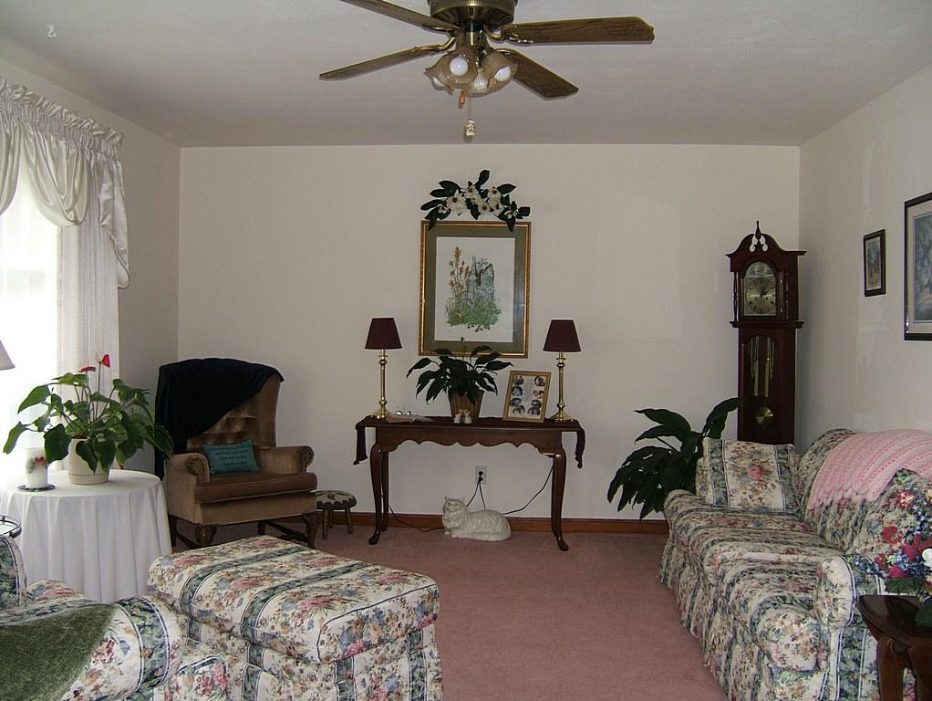 134 Frontier Road Northeast Roanoke, VA 24012 - Photo 4 of 20 Formal living room